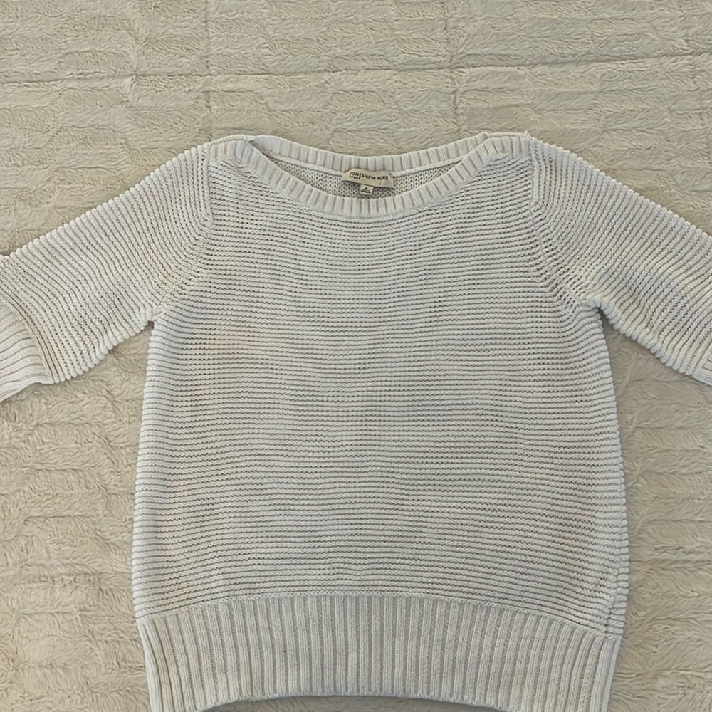 Short sleeve white sweater